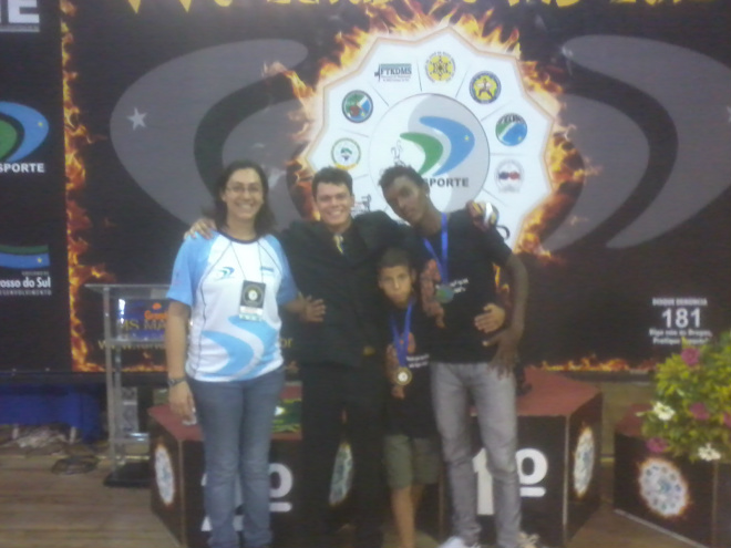 Atletas de Luta Olímpica conseguem medalhas em festival Atletas três-lagoenses conseguem medalhas de ouro e bronze em festival de lutas
Foto: Divulgação
