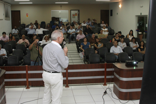 Prefeitura de Brasilândia presta contas do ano de 2012 Jorge apresentou as ações dos primeiros 100 dias de trabalho à frente da Prefeitura (Foto: Divulgação/Assecom)