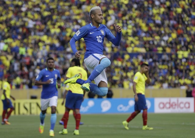 Em Quito (2.850 metros), a Seleção chegou três dias antes do jogo e não teve problemas com a altitude. Mas em La Paz (3.640 metros) a diferença é grande (Foto: AP )