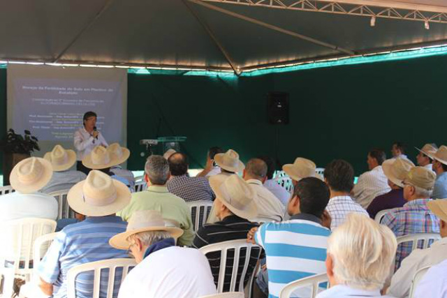 Mais de 200 parceiros da Eldorado participaram de programação especial na manhã de hoje. Uma das atrações foi a palestra do professor doutor Júlio Neves (Foto: Divulgação/Assecom)