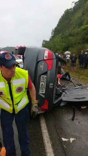 Civic com placa de Três Lagoas se envolve em grave acidente em Brusque (SC) O Honda com placas de Três Lagoas deixou muitos amigos de Fabrício preocupados, mas o veiculo estava sendo conduzido por outra pessoa que provavelmente não havia providenciado a transferência do documento (Foto: Noticias Policiais Do Brasil)