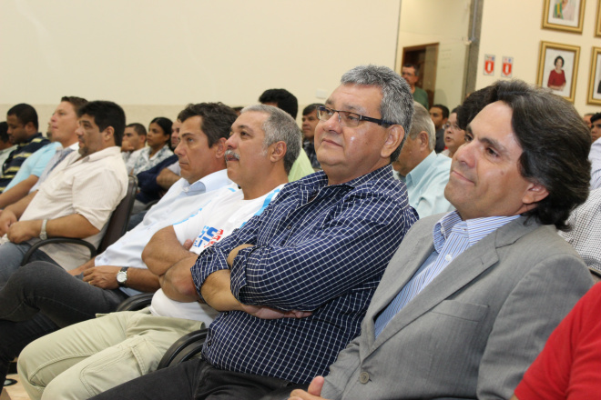 Etapa do Campeonato Brasileiro de Motocross irá agitar Três Lagoas Vereadores em discurso no plenário da Câmara elogiaram o empenho dos organizadores Jornalista Ricardo Ojeda, Protomor de Justiça Antonio Carlos Garcia de Oliveira (Totó), e o Presidente da CBM Firmo Henrique Alves (Foto: Equipe Perfil News)