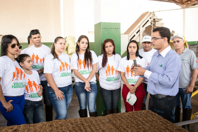 Com visita de familiares, Fibria consolida programa de integração Líder mundial na produção de celulose de eucalipto, a Fibria é uma empresa que procura atender, de forma sustentável, à crescente demanda global por produtos oriundos da floresta. (Foto: Assessoria)