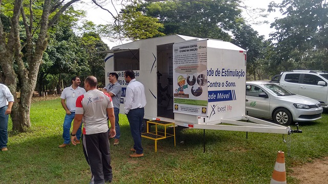 Fibria amplia estrutura de salas de estimulação contra o sono em MS Trailer é equipado com bicicleta ergométrica, simulador de escadas, painel de luzes e instrumento de aferição arterial para garantir a segurança dos motoristas. Foto: Divulgação