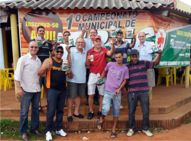 Realizada no Santa Terezinha 2ª fase do Campeonato de Truco Duplas vencedoras da rodada deste domingo do Campeonato de Truco. (Foto: Divulgação)
