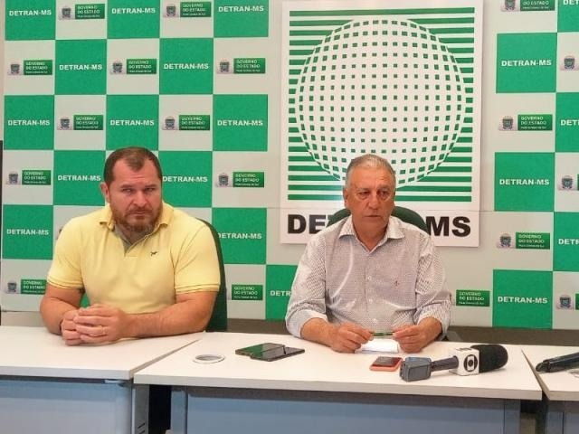 Falha no sistema prejudicou 3 mil atendimentos em MS, admite Detran Robson Roberto Alencar, diretor de Tecnologia da Informação, ao lado do diretor-presidente Luiz Rocha (Foto: Maressa Mendonça)