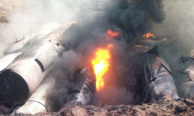 Incêndio nos vagões descarrilados da América Latina Logística – ALL (Foto: Assessoria PMA)