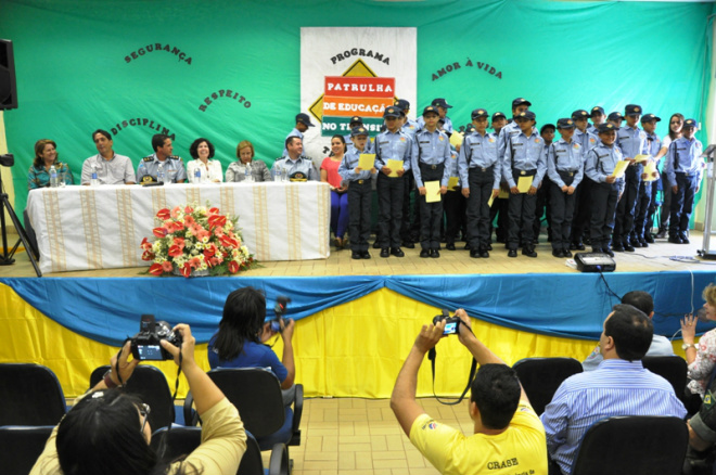Município é o primeiro do interior do MS a receber Patrulha Mirim do Trânsito A solenidade de abertura do projeto contou com a presença da prefeita Marcia Moura e autoridades locais (Foto: Assessoria de Comunicação)