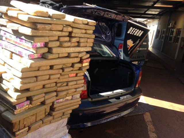 DEFRON faz a apreensão de mais de 200 kg de maconha e três são presos Na pesagem, a droga totalizou 219 quilos de maconha. (Foto: Assessoria)