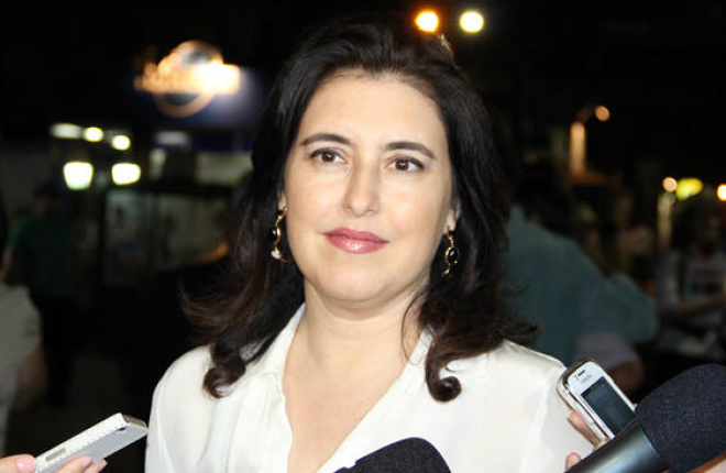 Vice-governadora inaugura agências da Caixa em Bataguassu e Três Lagoas Às nove horas,Simone Tebet inaugura o prédio da Caixa Econômica Federal que vai funcionar na Rua Elvírio Mario Mancini, em frente ao Fórum (Foto: Arquivo Perfil News)