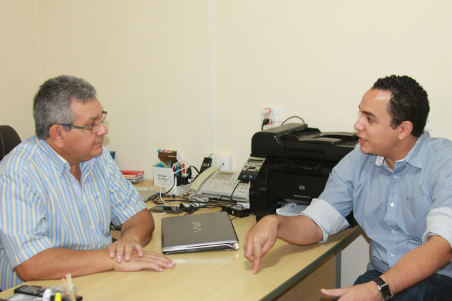 Ricardo Ojeda, diretor do **Perfil News**, e Odilon de Oliveira Júnior. (Fotos: Lucas Gustavo). 