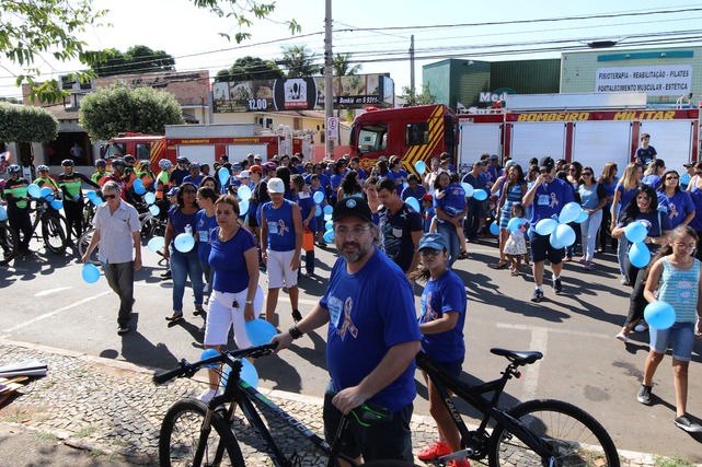 Secretária de Saúde de Três Lagoas participa de 3ª Caminhada pela Conscientização do Autismo Foto: Divulgação