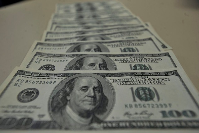 Dólar volta a subir e fecha no maior valor em três meses Marcello Casal Jr./Agência Brasil