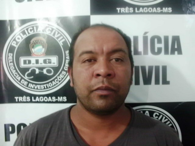 Adriano Pires da Silva, (33) anos está preso por portar armas e munuções de uso restrito (Foto: Assessoria DIG)