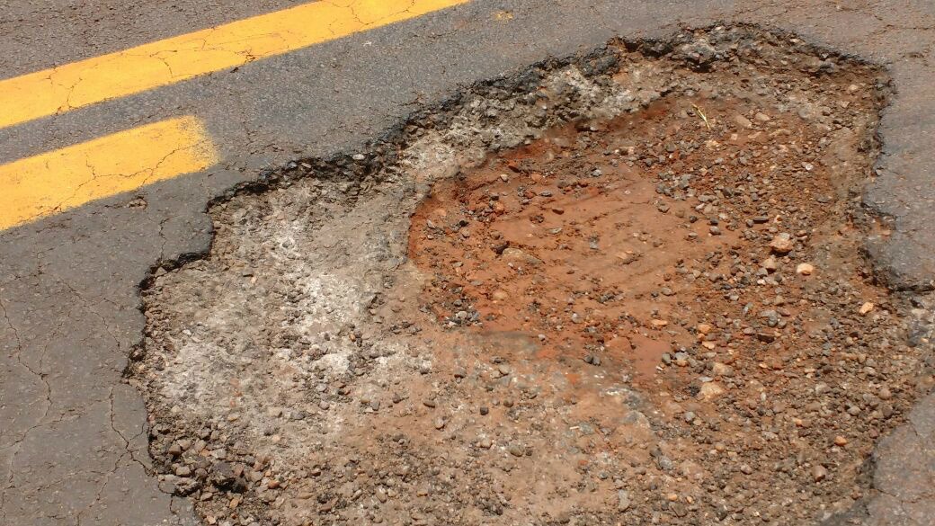 Agesul deve indenizar caminhoneiro por acidente causado por buraco Foto: Arquivo Perfil News