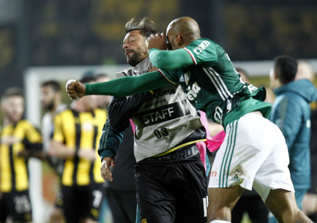 Palmeiras se transforma no intervalo e vira jogo histórico no Uruguai Foto/G1