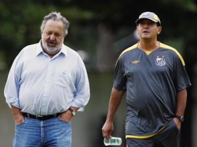Muricy chegou para o primeiro dia de trabalho ao lado do presidente