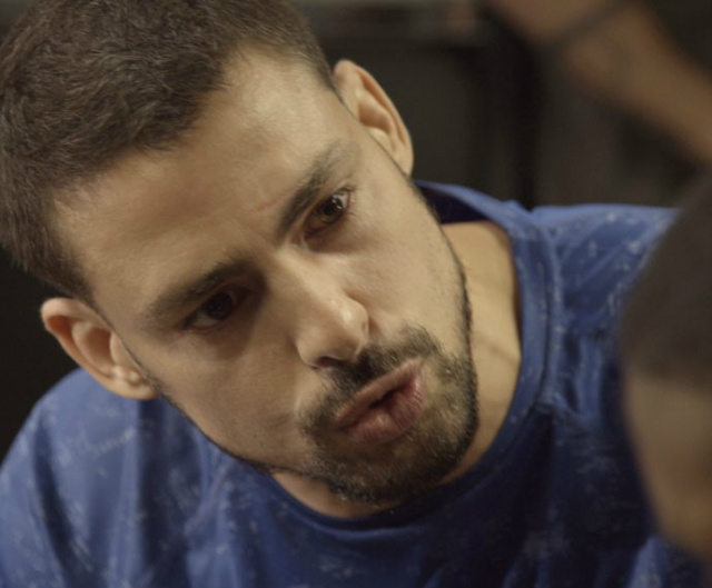 A REGRA DO JOGO: Juliano descobre quem armou para cima dele e fica revoltado Juliano fica indiganado e pergunta quem está por trás da armação (Foto: TV Globo)