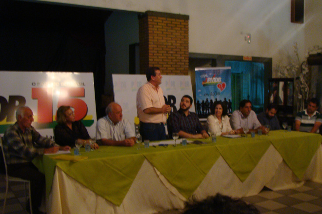Deputado Estadual Eduardo Rocha se reúne com integrantes do PMDB em Três Lagoas (Foto: Assessoria Deputado)