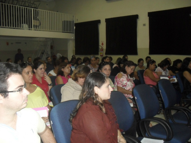 A reunião teve o objetivo de discutir a gestão democrática nas escolas (Foto: Divulgação/Assecom)
