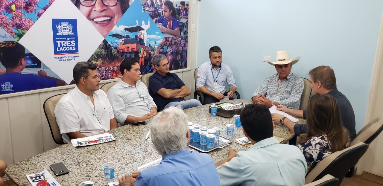 "Potencial turístico de Três Lagoas é monstruoso", afirma presidente do Comtur Reunião entre membros do Comtur e o prefeito Angelo Guerreiro aconteceu hoje, na Prefeitura. Foto: Divulgação