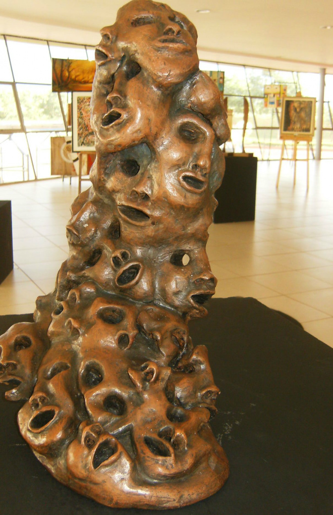 Biblioteca terá exposição de artistas de Santa Fé do Sul Serão expostas 25 obras, sendo 20 telas e 5 esculturas (Foto: Divulgação/Assecom)