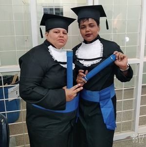 E o amor venceu: Casal de Três Lagoas realiza primeiro casamento homoafetivo de MS em igreja evangélica O casal se conheceu em 2017 quando frequentavam o EJA (Educação de Jovens e Adultos). Desde então, Hewerton e Kethelen não se separaram mais. (Foto/Arquivo pessoal)