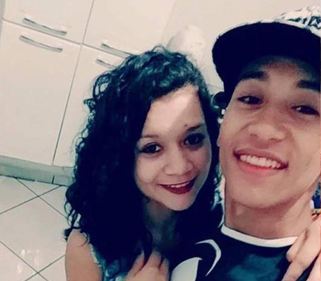 Jovem usa coleira de cachorro para matar namorada adolescente e dorme 2 dias ao lado do corpo Jovem usa fio de celular e coleira de cachorro para matar namorada adolescente, em Sidrolândia (MS). — Foto: Facebook/Reprodução