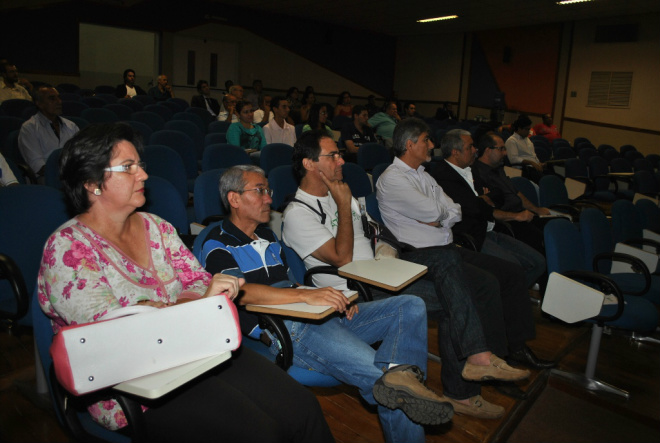O evento foi promovido pela prefeitura,  por meio das secretarias,  na unidade I da UFMS  (Foto: Divulgação/Assecom)
