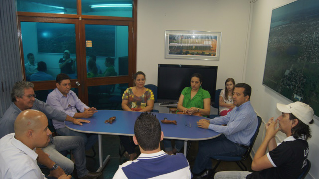 Na reunião foram acertados os detalhes do Feirão, que acontecerá no próximo dia 11. (Foto: Assessoria)