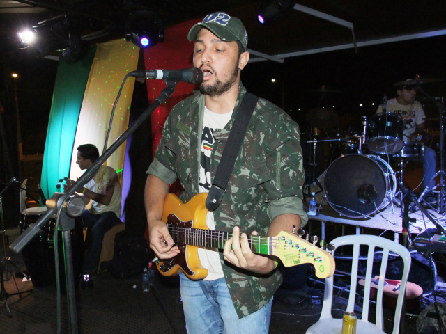 Abertura do evento atraiu bom público para o Arena Mix A apresentação da banda O Salto agradou o público presente no Arena Mix (Foto: Rodolfo Gomes)