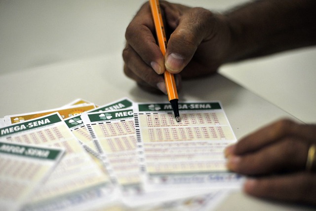Mega-sena acumula e próximo concurso deve pagar R$ 72 milhões Marcello Casal Jr./Agência Brasil