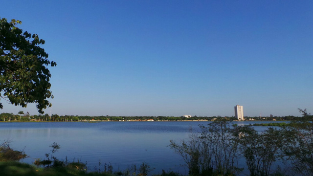 Previsão de sol com algumas nuvens, mas não chove em Três Lagoas Um
