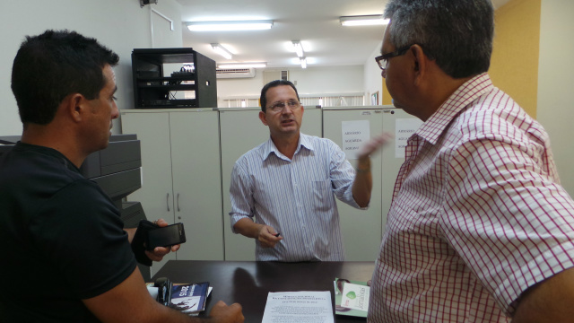 O diretor da segunda Vara do Trabalho, Washington Luiz Fernandes Prado, disse que a terceira listagem apresentada pelo sindicato que vai ser analisada e posteriormente encaminhada à juíza Daniela Rocha Rodrigues Peruca (Foto: Patrícia Miranda)