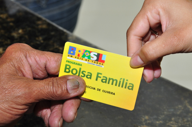 Bolsa Família atende a mais de 13,9 milhões de famílias em agosto Mais de 13,9 milhões de famílias vão ter a renda complementada pelo Programa Bolsa Família em agosto (Foto: Arquivo)