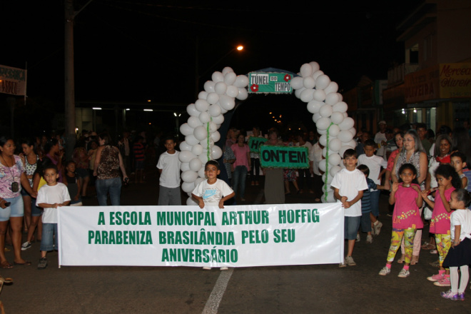 Desfile Cívico marcou a trajetória do município de Brasilândia (Foto: Divulgação/Assecom)