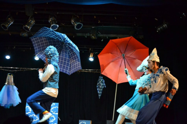 Espetáculo “Chuvisco, Chuva, Chuvarada...” abre oficialmente o Festival de Teatro Amador O objetivo do Festival é divulgar a produção cultural de Três Lagoas para oferecer à população opções de entretenimento e formação cultural (Foto: Divulgação/Assecom)