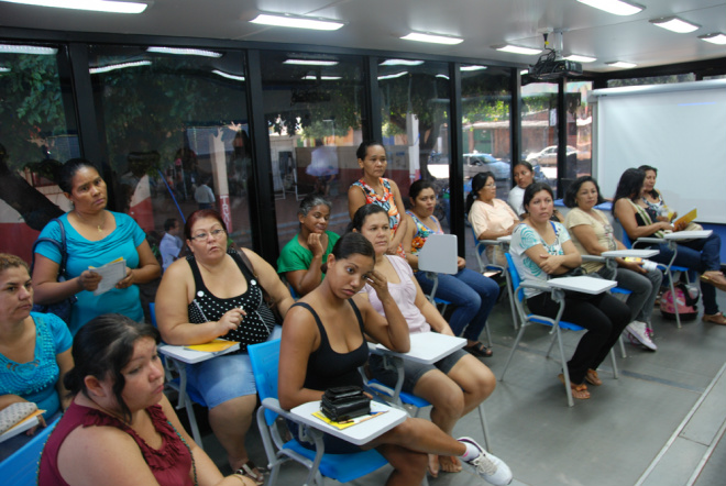 O curso gratuito de panificação e confeitaria conta com 60 alunos distribuídos em três períodos (Foto: Divulgação/Assecom)