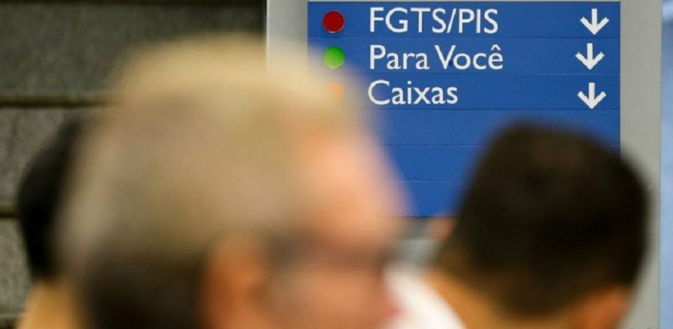 Direitos como o saque integral ao FGTS e ao PIS podem ser solicitados - Foto: Agência Brasil

