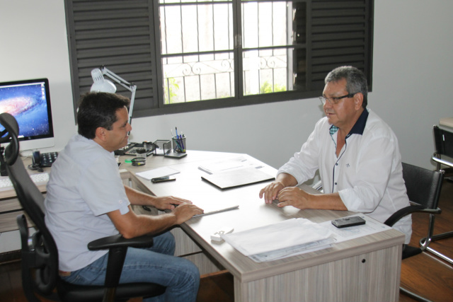 Em reunião entre o organizador do evento, jornalista Ricardo Ojeda e o presidente da CBM, Firmo Henrique Alves ficou definida a data de chegada do consultor oficial de pista da CBM – Paulo Scaramez (Foto: Nelson Roberto/Assecom)