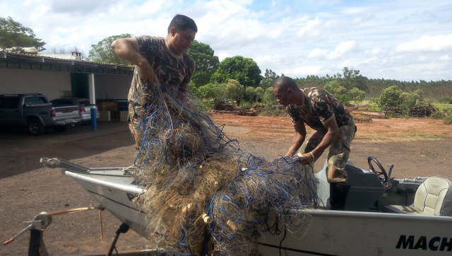 PMA autua 17, aplica R$ 18,3 mil em multas e apreende 4 km de redes de pesca durante a operação Semana Santa Durante a operação desse ano foram apreendidas 38 redes de peca, enquanto em 2015 foram apreendidas 21 (Foto: Assessoria)