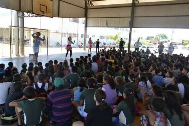 Grupo de Teatro Identidade promove atividades culturais nas escolas O Grupo de Teatro Identidade é desenvolvido em Três Lagoas desde 2005. (Foto: Assessoria).