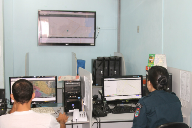 Monari segue comandando 2º BPM e define metas para 2015 O Centro de Operações da Polícia Militar funciona ainda nas dependências do quartel da PM, porém até junho deste ano o sistema de monitoramento e o COPOM estarão funcionando na central, onde um prédio para esta finalidade foi construído. Vejas as fotos abaixo (Fotos: Perfil News)