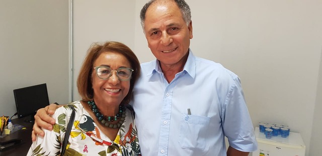 Tereza Bazé agradece três-lagoenses pelo apoio e promete empenho como 2ª Suplente no Senado Federal Tereza Bazé ao lado do Diretor da Câmara de Três Lagoas, José Pereira.