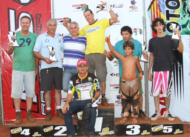 Motocross premiou diversos motociclistas do município, região do Estado e do país (Foto: Divulgação/Assecom)