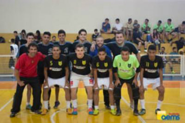 Jogos da AEMS arrecadam alimentos para o Hospital Auxiliadora em celebração ao Outubro Rosa Time dos cursos de Comunicação Social da AEMS. (Foto: Assessoria)
