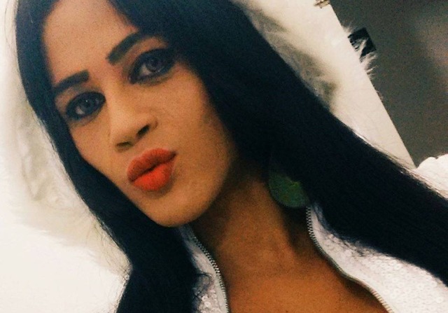 Três-lagoense é assassinada no RS e amigos pedem ajuda para o traslado do corpo Carolline foi assassinada na madrugada de hoje em Santa Maria, RS. Foto: Reprodução Facebook