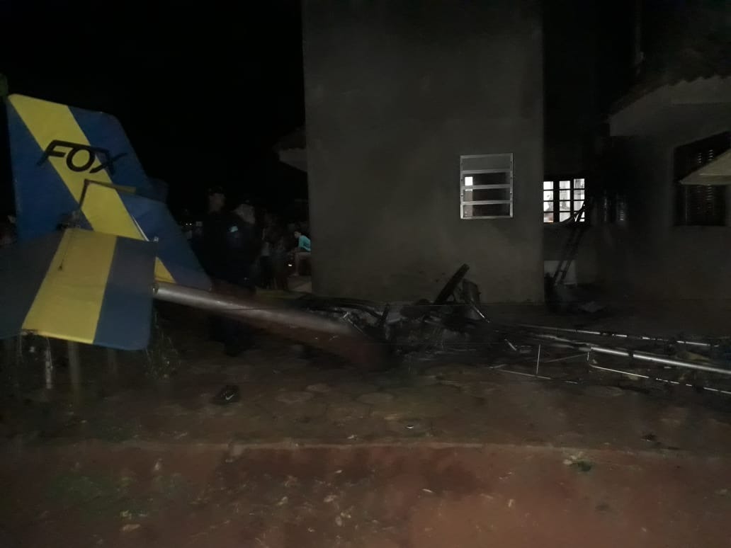 Ultraleve cai em Ivinhema, mata vereador e criança de cinco anos Fotos Ulisses Santos