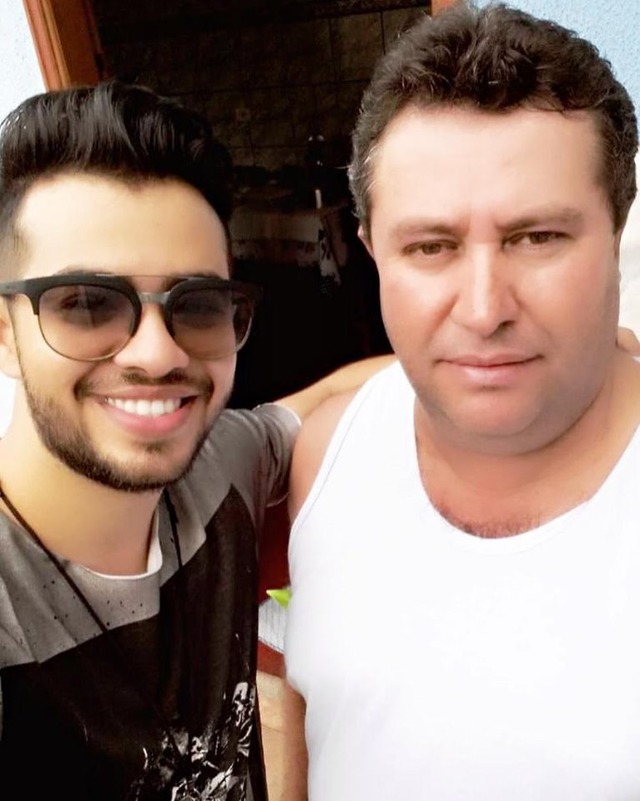 Canavarro é sucesso pelo Brasil afora Canavarro com o Pai, Elias (Foto: Arquivo Pessoal)