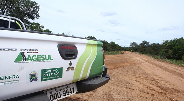 MS-141 segue parcialmente interditada e MS-386 poderá ser liberada no domingo A Agência afirma ainda que apesar da equipe reduzida, no local, já foi iniciada a reconstrução da base dos tubos de drenagem. (Foto: Divulgação)